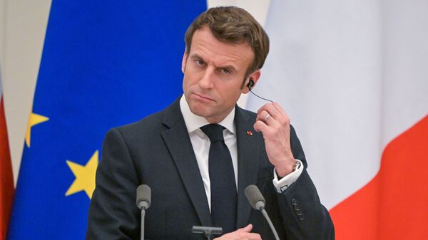 Tổng thống Pháp Emmanuel Macron trong cuộc hội đàm với Tổng thống Nga Vladimir Putin tại Điện Kremlin - Sputnik Việt Nam