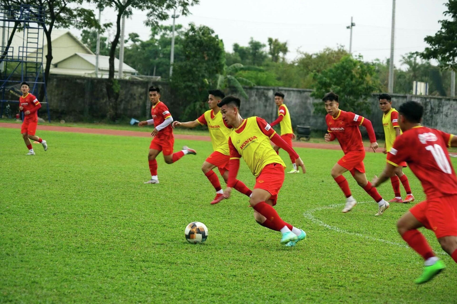 U23 Việt Nam tập chuẩn bị cho U23 Đông Nam Á tại Campuchia - Sputnik Việt Nam, 1920, 24.02.2022