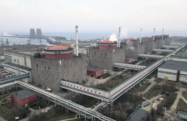 Nhà máy điện hạt nhân Zaporozhye, nằm trong vùng thảo nguyên bên bờ hồ chứa Kakhovka ở thành phố Energodar Nhà máy điện hạt nhân Zaporozhye, nằm trong vùng thảo nguyên bên bờ hồ chứa Kakhovka ở thành phố Energodar - Sputnik Việt Nam