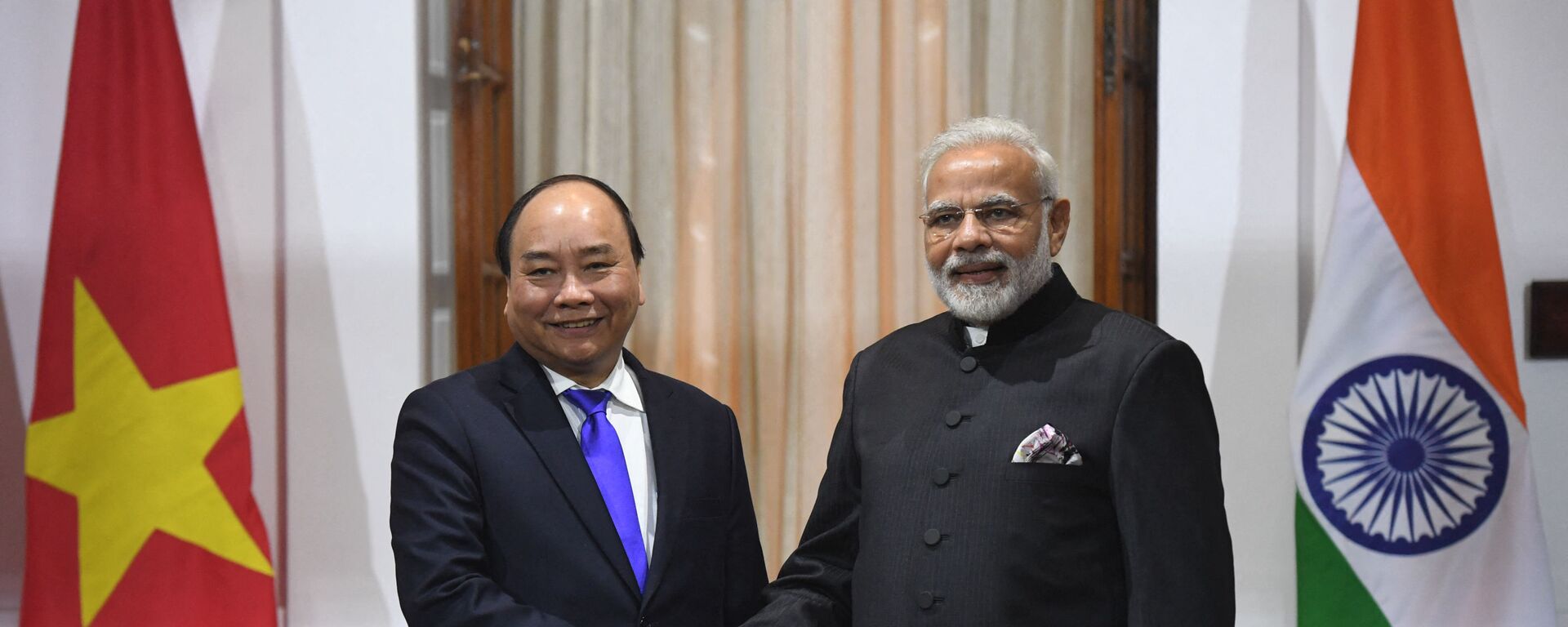 Thủ tướng Ấn Độ Narendra Modi và Chủ tịch nước Nguyễn Xuân Phúc - Sputnik Việt Nam, 1920, 17.03.2022