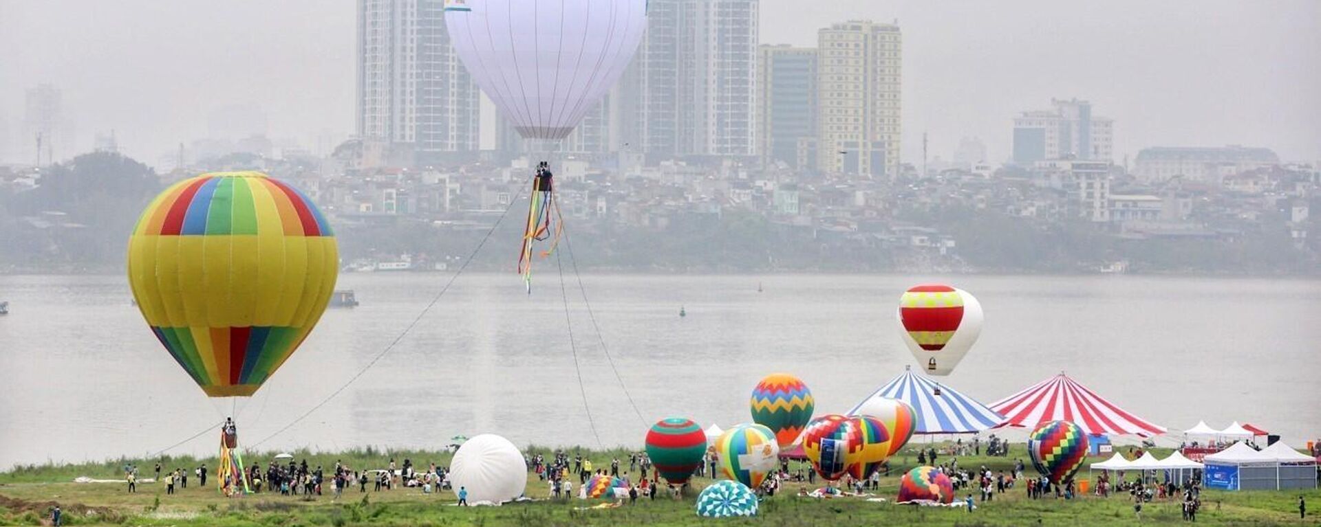 Du lịch Việt Nam: Ngày hội khinh khí cầu Hà Nội muôn màu - Sputnik Việt Nam, 1920, 25.03.2022