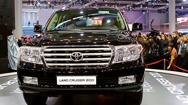 Toyota Land Cruiser 200  - Sputnik Việt Nam