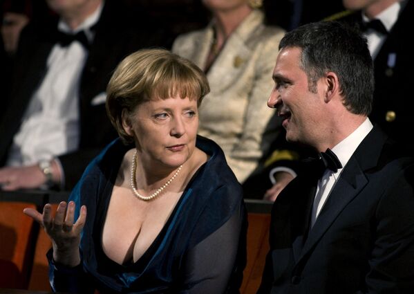 Thủ tướng Na Uy Jens Stoltenberg và Thủ tướng Đức Angela Merkel tại lễ khai trương nhà hát opera mới ở Oslo - Sputnik Việt Nam