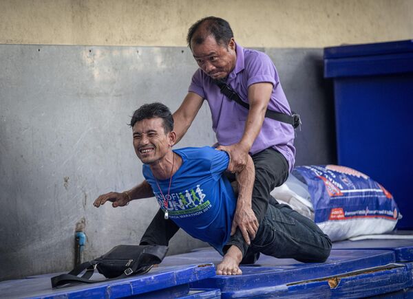 Ở Thái Lan, người dân thường xuyên mát xa để giữ gìn sức khỏe.Ảnh: Mát xa Thái ở Bangkok - Sputnik Việt Nam