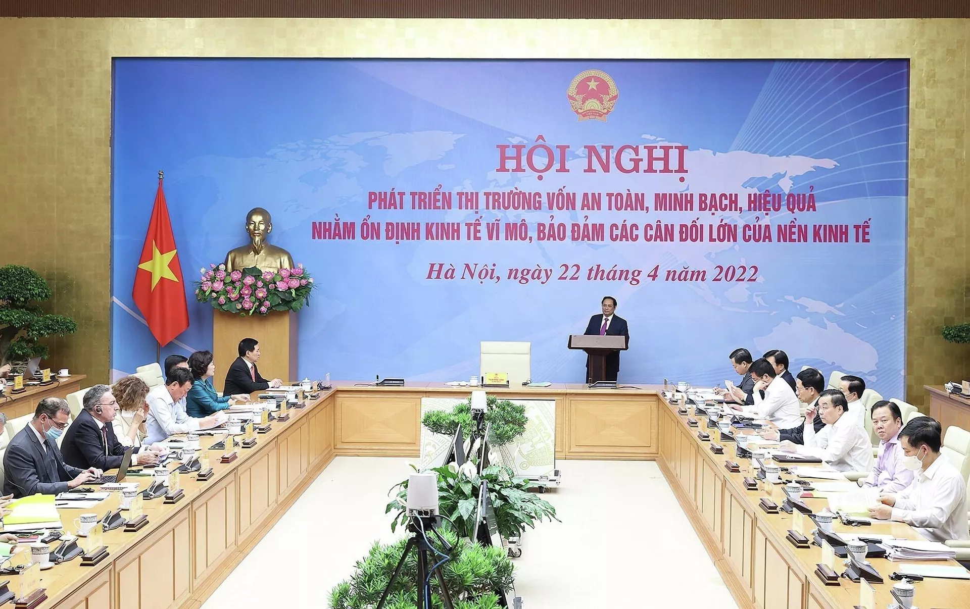 Thu tướng Phạm Minh Chính phát biểu chỉ đạo hội nghị Thu tướng Phạm Minh Chính phát biểu chỉ đạo hội nghị - Sputnik Việt Nam, 1920, 22.04.2022