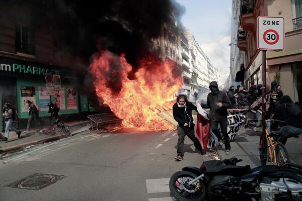 Tuần hành Ngày 1 tháng Năm ở Paris, Pháp - Sputnik Việt Nam