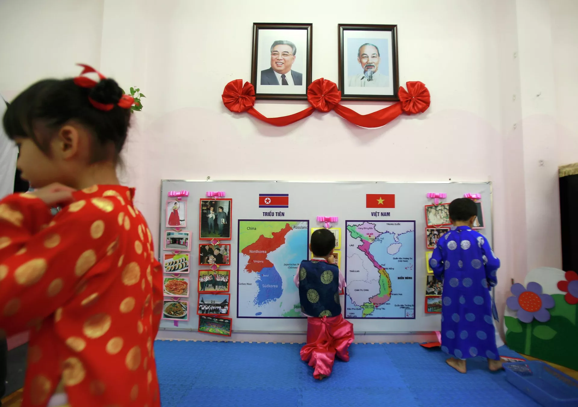 Trẻ em Trường Mầm non Hữu nghị Việt Nam Triều Tiên, Hà Nội, Việt Nam Trẻ em Trường Mầm non Hữu nghị Việt Nam Triều Tiên, Hà Nội, Việt Nam - Sputnik Việt Nam, 1920, 07.05.2022