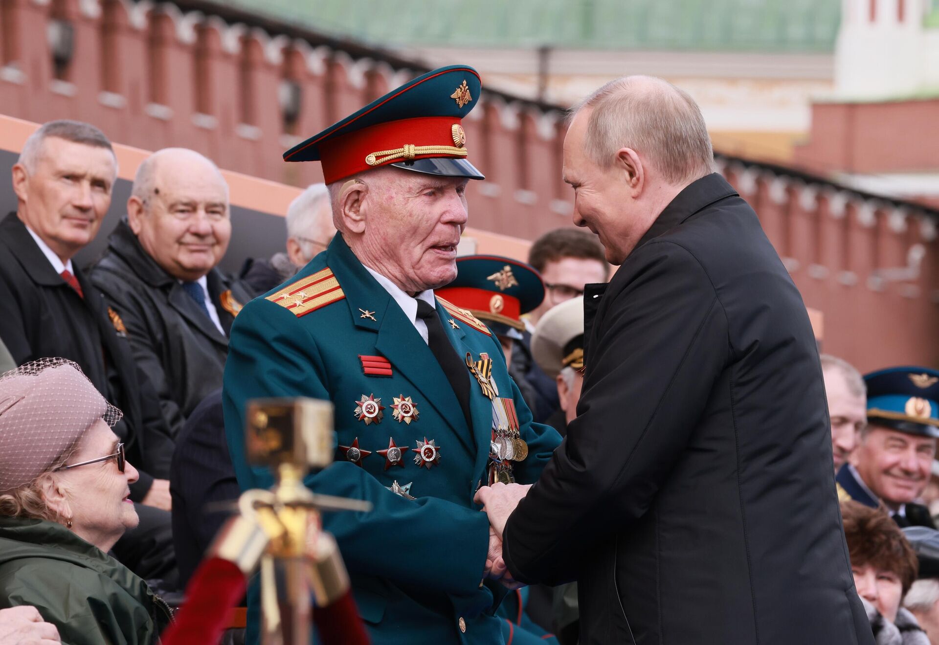 Tổng thống Nga Vladimir Putin tại lễ duyệt binh kỷ niệm 77 năm Chiến thắng trong Chiến tranh Vệ quốc Vĩ đại - Sputnik Việt Nam, 1920, 09.05.2022