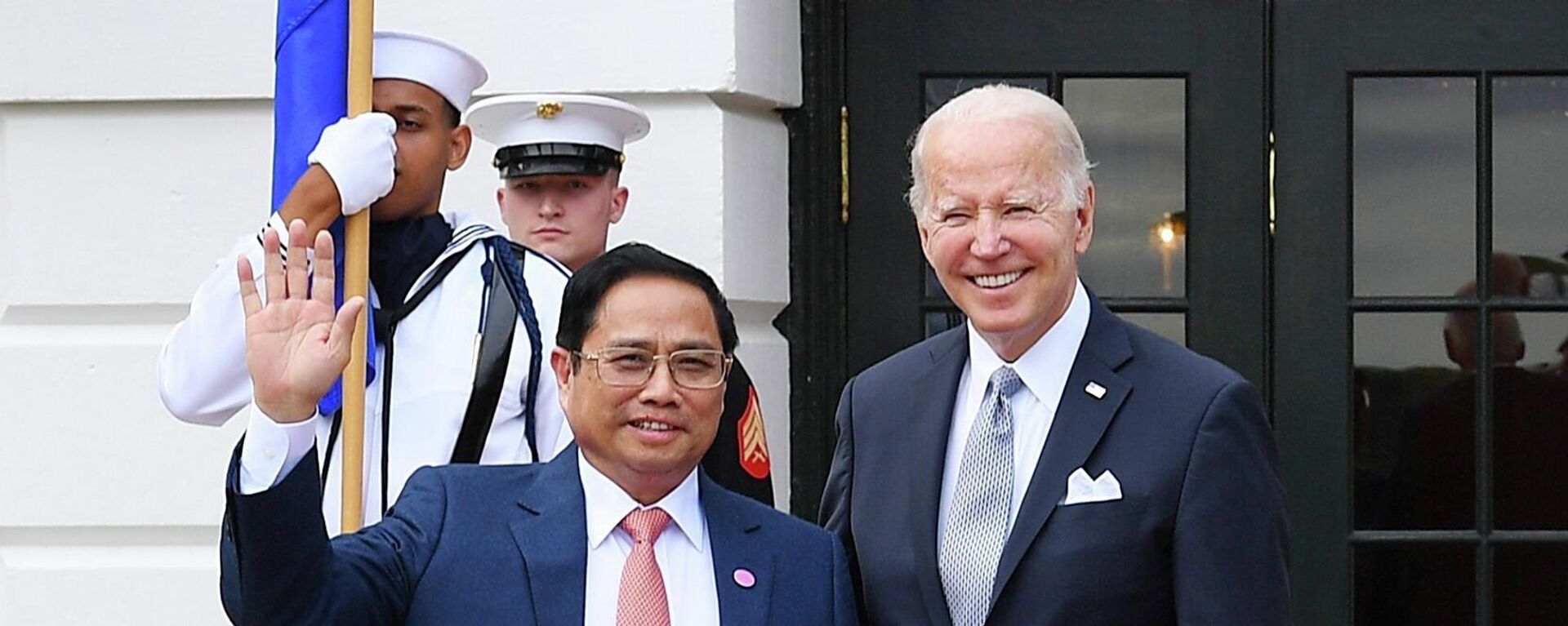 Tổng thống Hoa Kỳ Joseph Robinette Biden Jr. đón Thủ tướng Phạm Minh Chính. - Sputnik Việt Nam, 1920, 13.05.2022