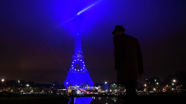 Tháp Eiffel ở Paris - Sputnik Việt Nam