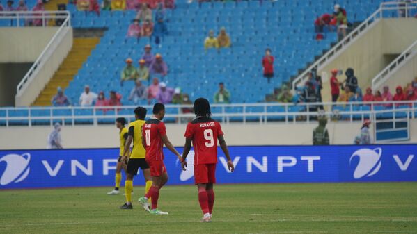 Trận đấu tranh HCĐ giữa U23 Indonesia - U23 Malaysia tại SEA Games 31 - Sputnik Việt Nam