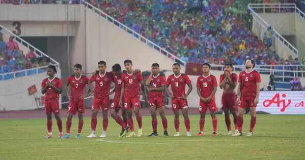 Trận đấu tranh HCĐ giữa U23 Indonesia - U23 Malaysia tại SEA Games 31 - Sputnik Việt Nam