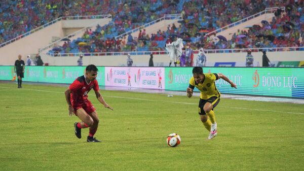 Trận đấu tranh HCĐ giữa U23 Indonesia - U23 Malaysia tại SEA Games 31 - Sputnik Việt Nam