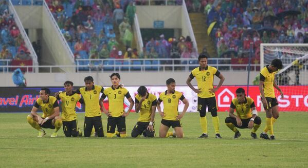 Trận đấu tranh HCĐ giữa U23 Indonesia - U23 Malaysia tại SEA Games 31 - Sputnik Việt Nam