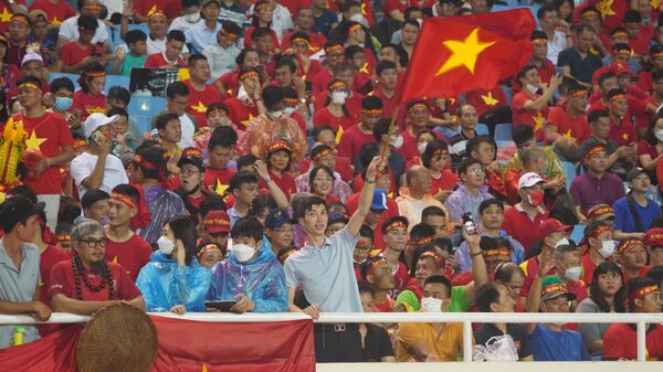 Các cổ động viên Việt Nam trong trận chung kết giữa U23 Việt Nam - U23 Thái Lan - Sputnik Việt Nam