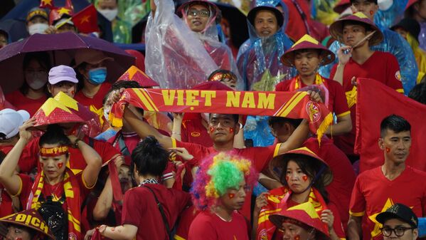 Các cổ động viên Việt Nam tại trận chung kết U23 Việt Nam - U23 Thái Lan  - Sputnik Việt Nam