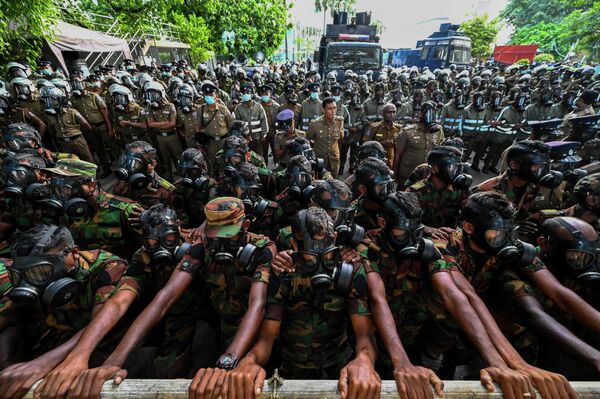 Biểu tình chống chính phủ ở Sri Lanka đòi tổng thống từ chức do khủng hoảng kinh tế tàn phá đất nước. - Sputnik Việt Nam