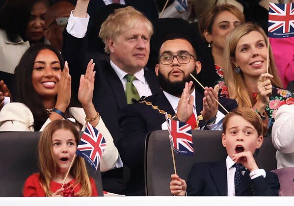 Các con của Công tước và nữ Công tước xứ Cambridge William và Catherine tại Đại lễ Bạch kim của Nữ hoàng Elizabeth II. - Sputnik Việt Nam