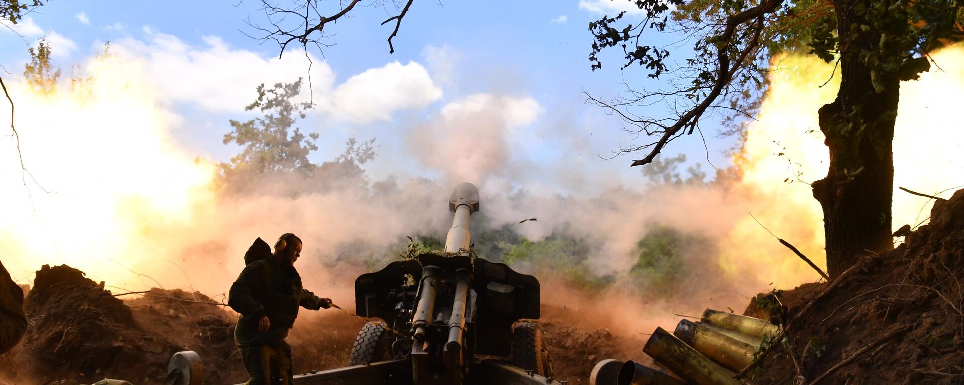 Lực lượng LNR bắn phá Lực lượng vũ trang Ukraina từ ngoại ô Popasnaya - Sputnik Việt Nam, 1920, 10.06.2022