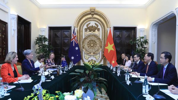 Bộ trưởng Bộ ngoại giao Bùi Thanh Sơn hội đàm với Bộ trưởng Bộ Ngoại giao Australia Penny Wong. - Sputnik Việt Nam