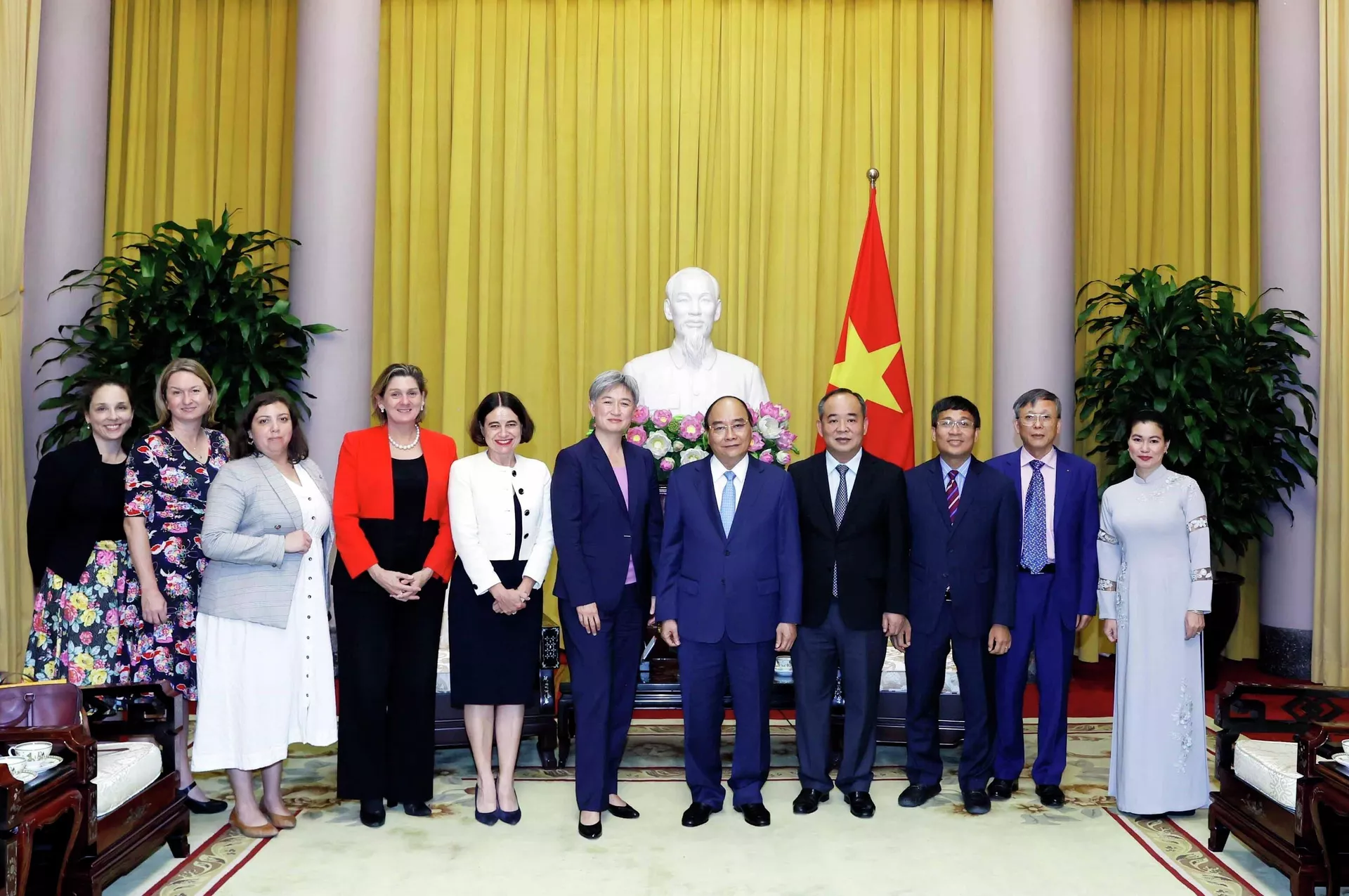 Chủ tịch nước Nguyễn Xuân Phúc tiếp Bộ trưởng Ngoại giao Australia Chủ tịch nước Nguyễn Xuân Phúc tiếp Bộ trưởng Ngoại giao Australia - Sputnik Việt Nam, 1920, 28.06.2022