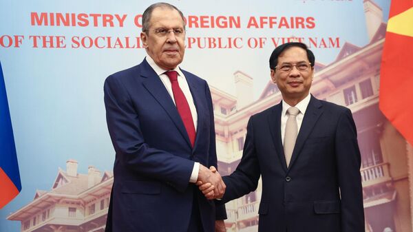 Bộ trưởng Ngoại giao Bùi Thanh Sơn hội đàm với Bộ trưởng Ngoại giao Nga Sergei Lavrov - Sputnik Việt Nam