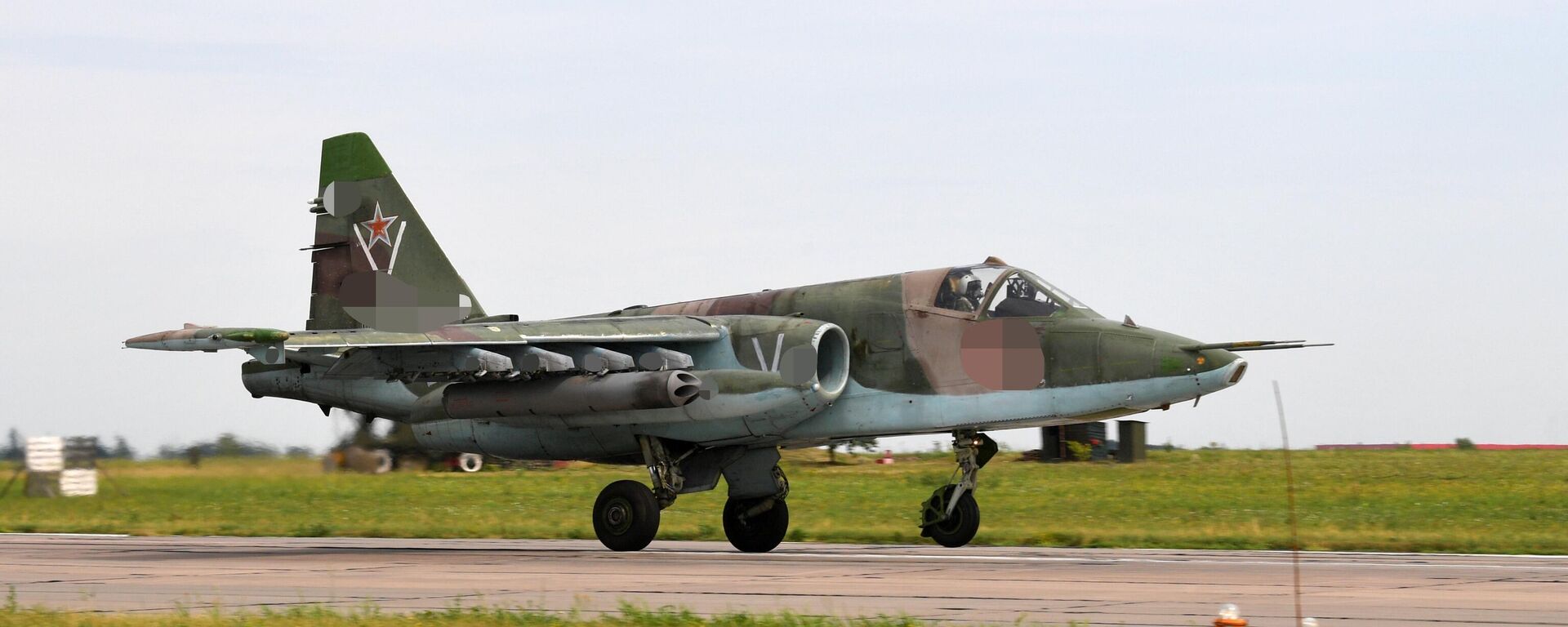 Sân bay căn cứ Su-25 trong khu vực hoạt động đặc biệt - Sputnik Việt Nam, 1920, 04.06.2025