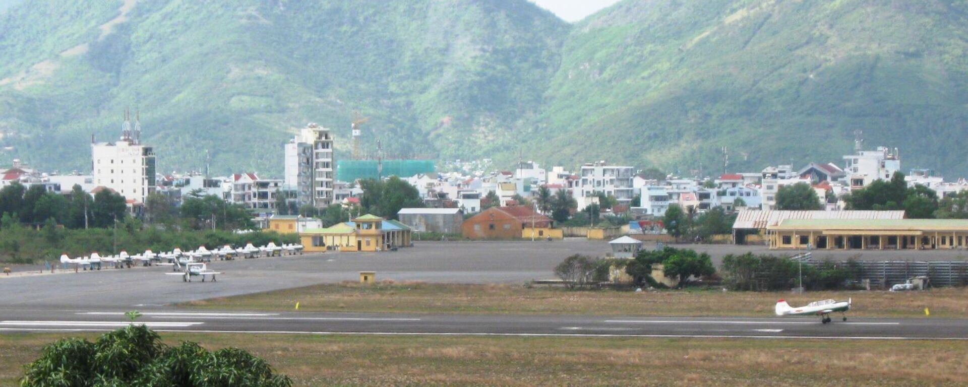 Trung tâm Huấn luyện Bay Sân bay Nha Trang trước đây - Sputnik Việt Nam, 1920, 11.07.2022