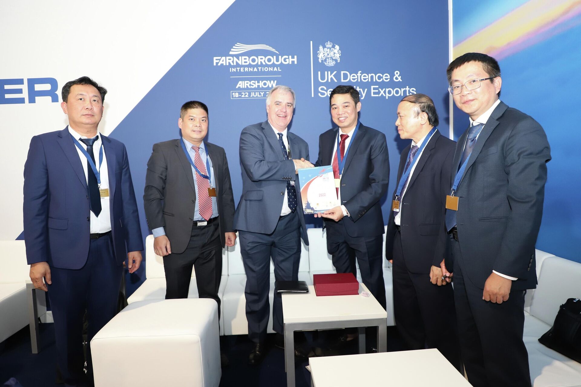 Việt Nam tham gia Farnborough International Airshow 2022 - Sputnik Việt Nam, 1920, 19.07.2022