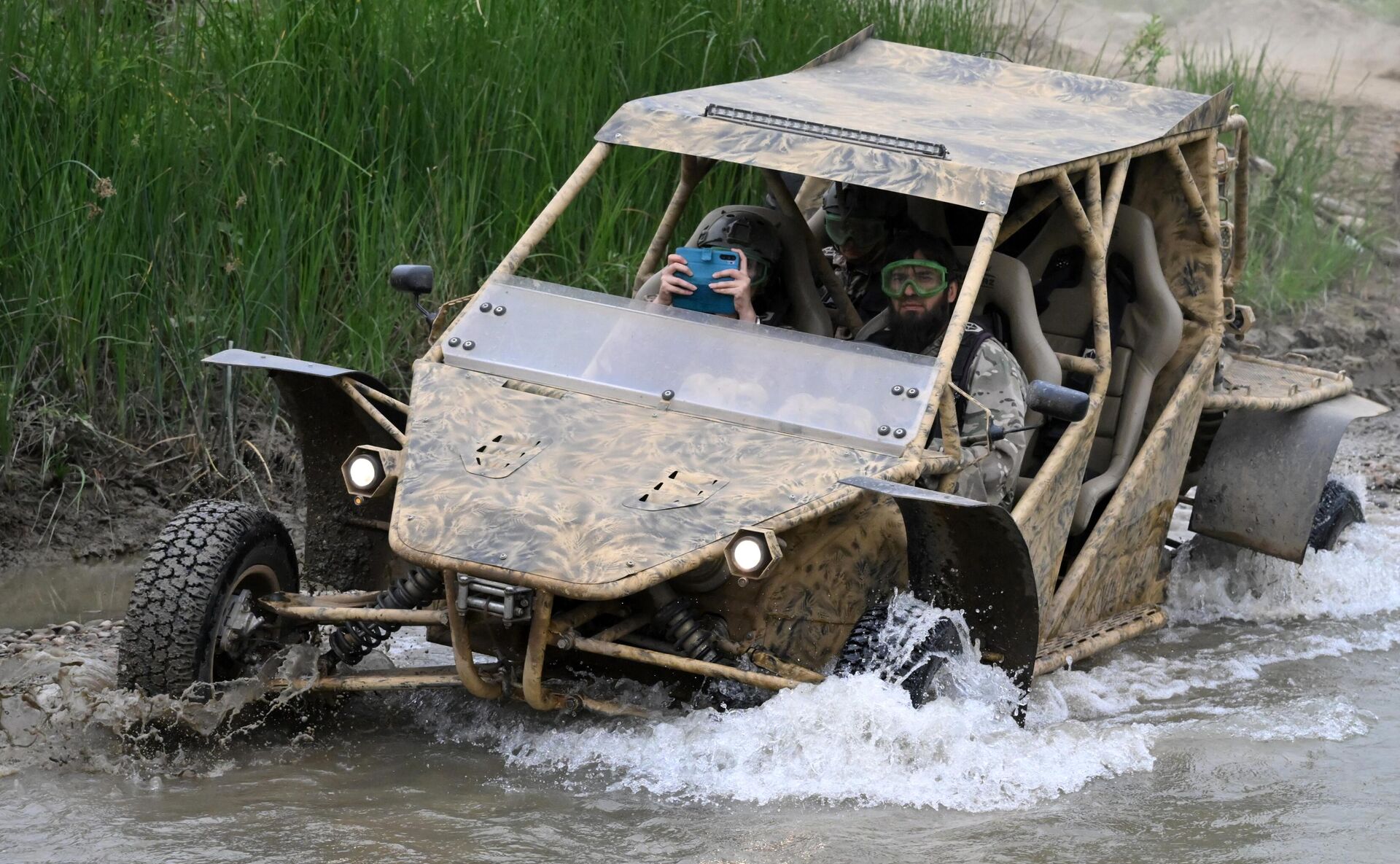 Buggy Chaborz, được lắp ráp trong một xưởng trên lãnh thổ của Đại học Lực lượng Đặc nhiệm Nga ở Gudermes - Sputnik Việt Nam, 1920, 25.07.2022