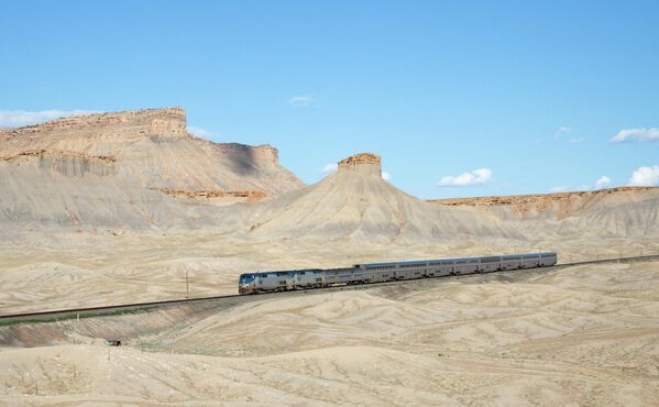 Chuyến tàu Westbound California Zephyr ở bang Utah. - Sputnik Việt Nam