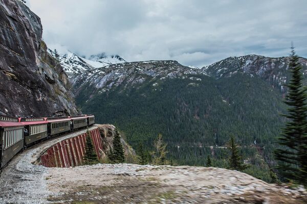 Chuyến tàu Canada-Mỹ trên đèo White Gauge và Yukon, Alaska. - Sputnik Việt Nam