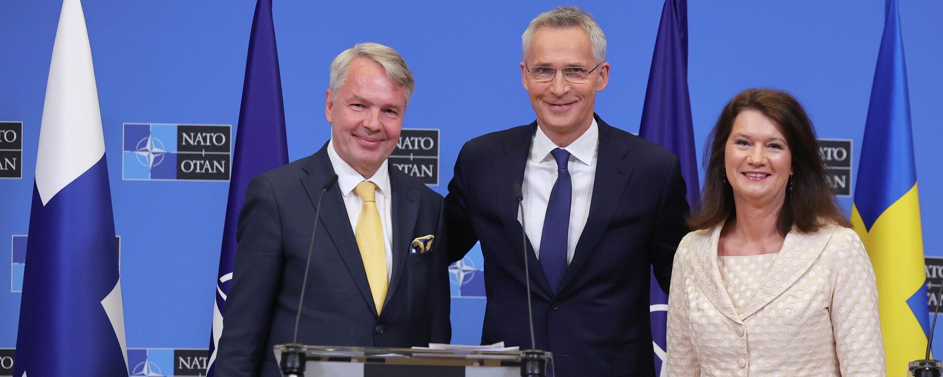 Bộ trưởng Ngoại giao Pekka Haavisto và Ann Linde và Tổng thư ký NATO Jens Stoltenberg tại Brussels - Sputnik Việt Nam, 1920, 13.06.2023