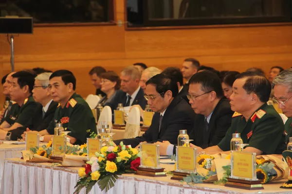 Hội nghị tổng kết 30 năm hợp tác trực tiếp giữa BQL Lăng Chủ tịch Hồ Chí Minh và Viện Nghiên cứu khoa học dược liệu và tinh dầu Liên Bang Nga Hội nghị tổng kết 30 năm hợp tác trực tiếp giữa BQL Lăng Chủ tịch Hồ Chí Minh và Viện Nghiên cứu khoa học dược liệu và tinh dầu Liên Bang Nga - Sputnik Việt Nam