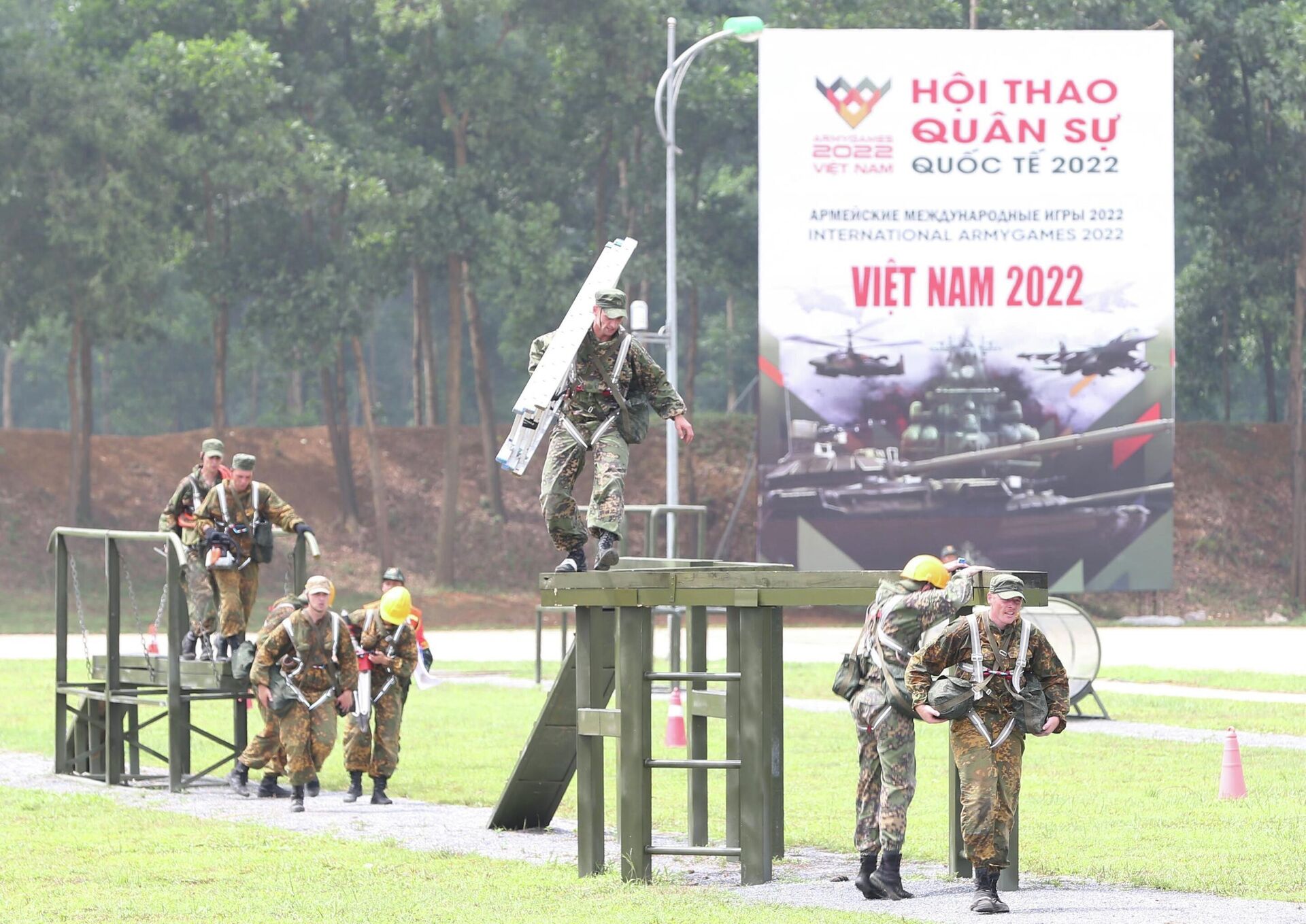 Các đội tham gia Cuộc thi “Vùng tai nạn”. - Sputnik Việt Nam, 1920, 15.08.2022