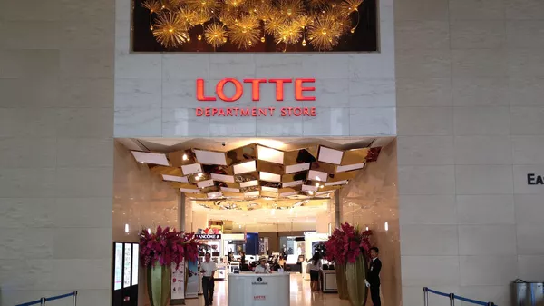 Lối vào trung tâm thương mại Lotte Hà Nội - Sputnik Việt Nam