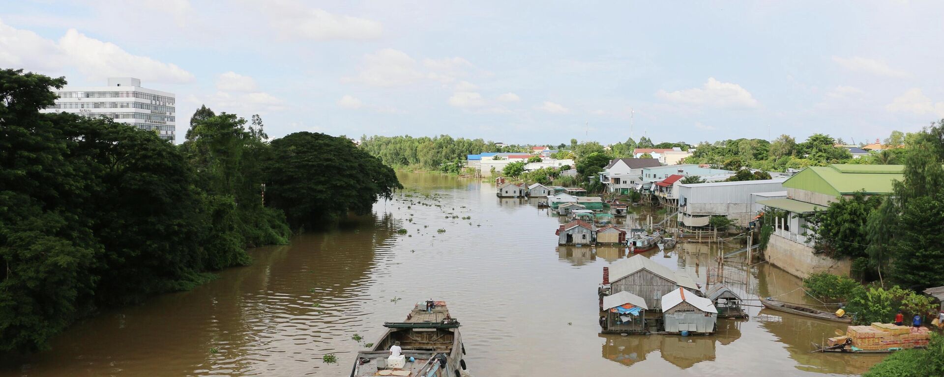 Vụ 40 người bơi qua sông nhập cảnh trái phép vào Việt Nam: Phát hiện 1 thi thể nổi trên sông Bình Ghi - Sputnik Việt Nam, 1920, 23.08.2022