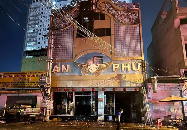 Vụ cháy quán karaoke An Phú ở Việt Nam làm 32 người thiệt mạng Vụ cháy quán karaoke An Phú ở Việt Nam làm 32 người thiệt mạng