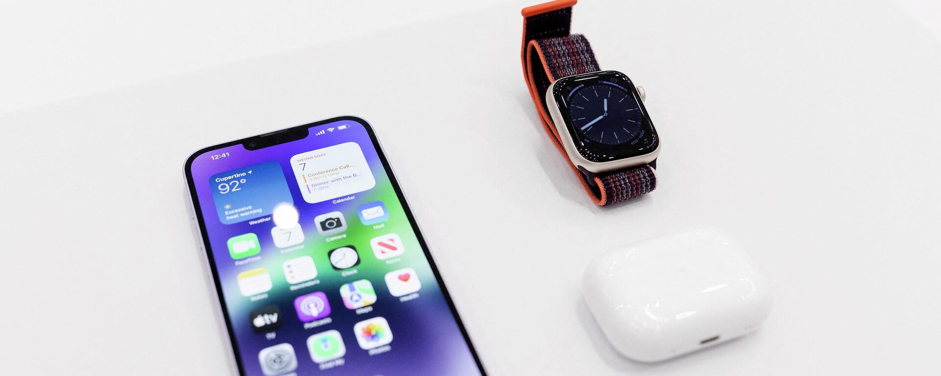 Buổi ra mắt Apple Watch Ultra, iPhone 14 và AirPods Pro - Sputnik Việt Nam, 1920, 19.09.2022