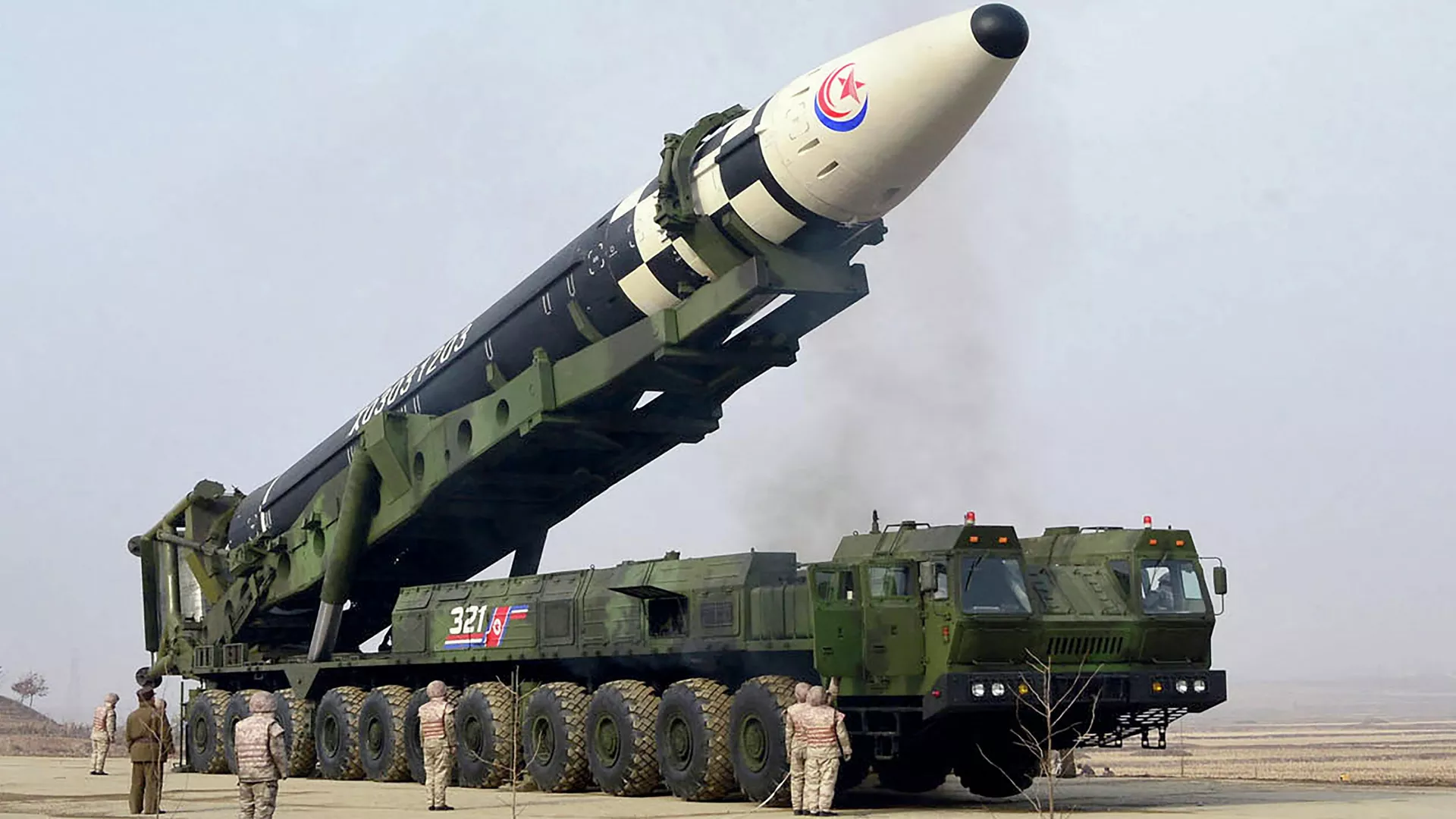 Tên lửa đạn đạo xuyên lục địa (ICBM) loại mới Hwasong-17 của CHDCND Triều Tiên