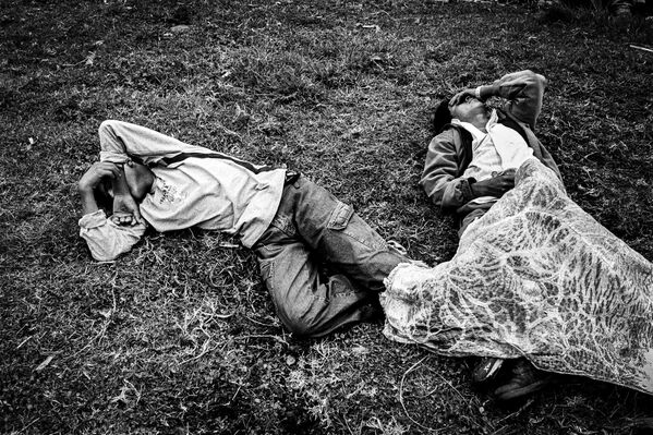 Ảnh từ loạt Fiesta de los Toros in Giron của nhiếp ảnh gia ÝAlessandro Iasevoli, đoạt giải Event Photographer Of the Year trong cuộc thi International Photography Awards 2022. - Sputnik Việt Nam