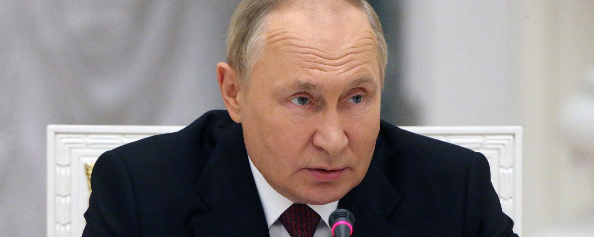 Tổng thống Nga Vladimir Putin gặp gỡ người đứng đầu các doanh nghiệp công nghiệp quốc phòng - Sputnik Việt Nam, 1920, 20.09.2022