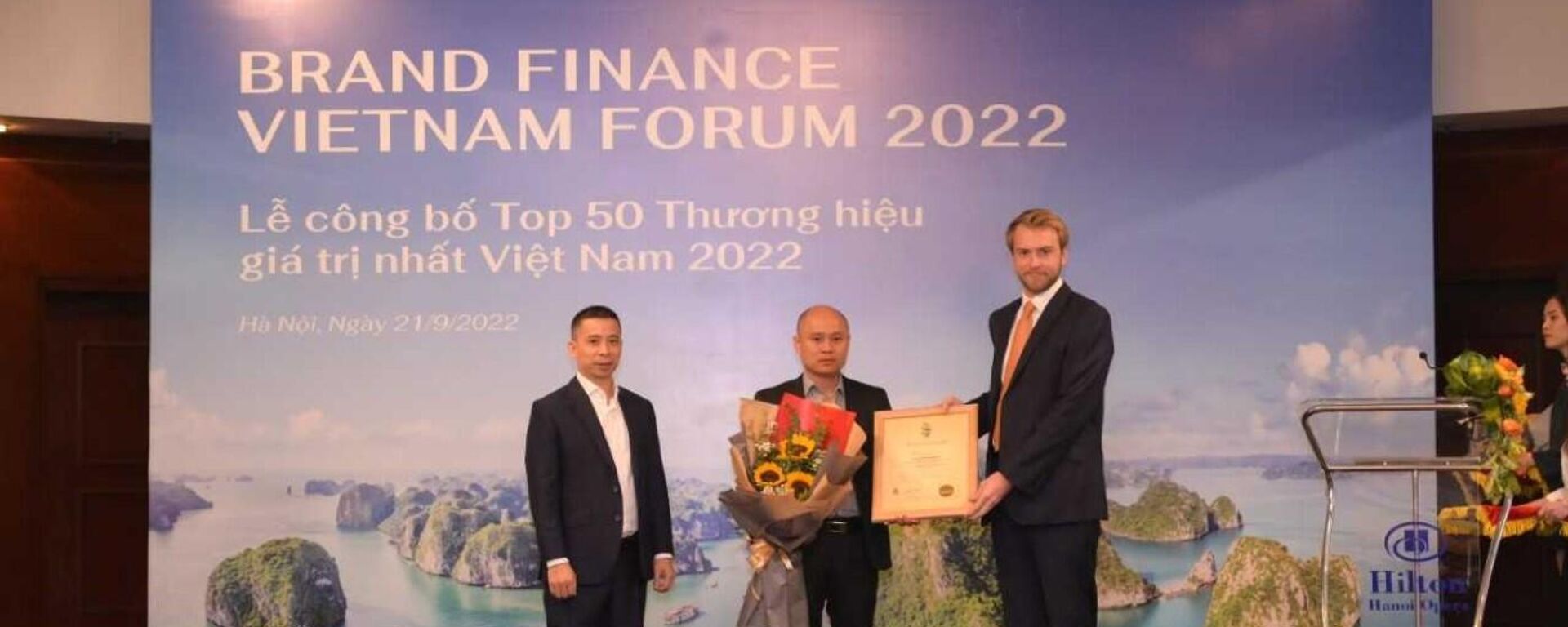 Lễ vinh danh Thương hiệu Quốc gia Việt Nam nằm trong Top 50 Doanh nghiệp hàng đầu do Brand Finance, Công ty Tư vấn Định giá Chiến lược và Thương hiệu Độc lập Hàng đầu Thế giới bình chọn - Sputnik Việt Nam, 1920, 22.09.2022