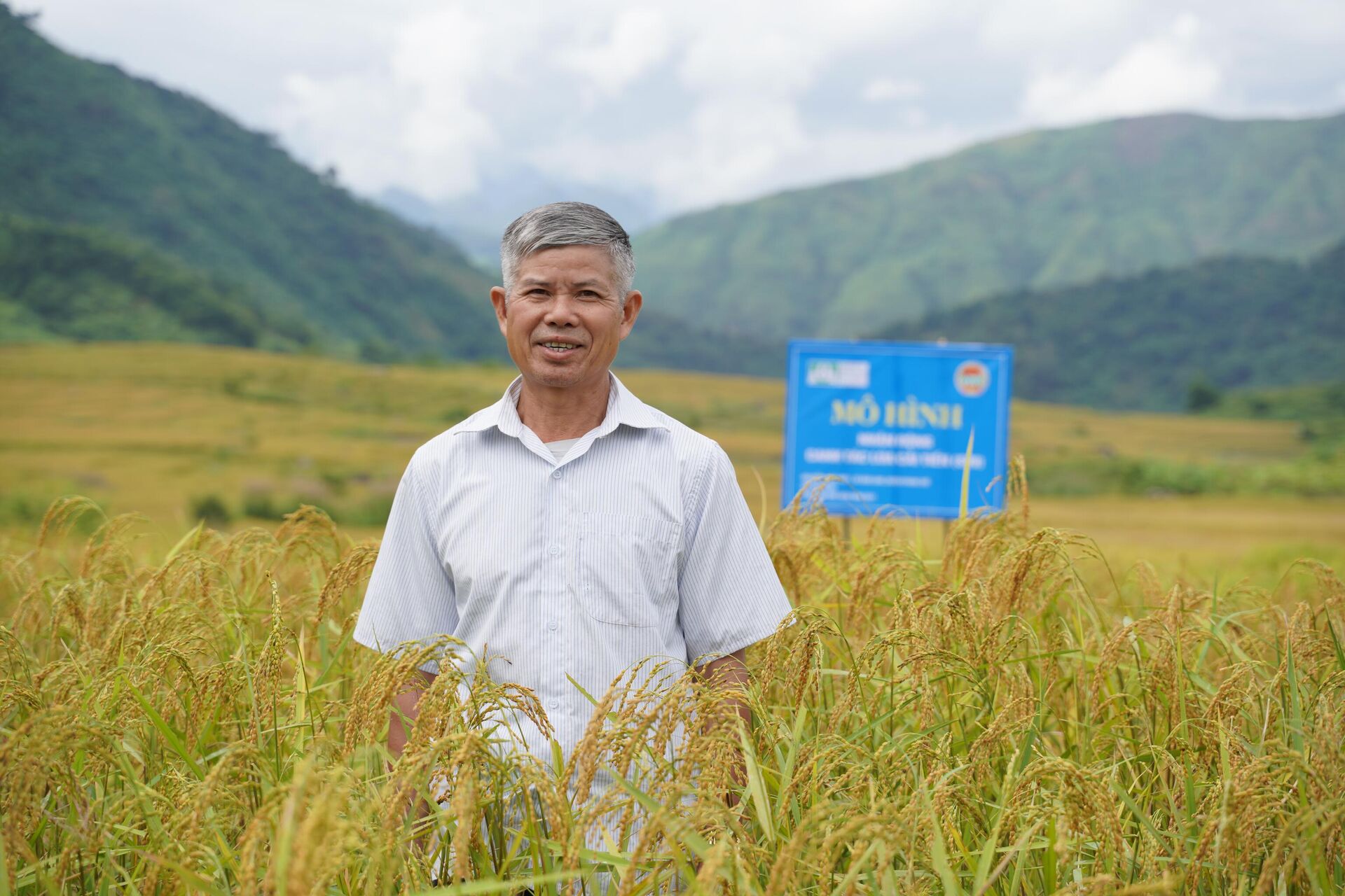 Ông Vàng Văn Chẻo, trưởng nhóm Nông dân ứng phó BĐKH tại bản Hợp 1, xã Bản Lang, huyện Phong Thổ, Lai Châu - Sputnik Việt Nam, 1920, 26.09.2022