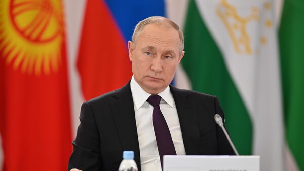 Tổng thống Nga Vladimir Putin họp báo tại Astana - Sputnik Việt Nam