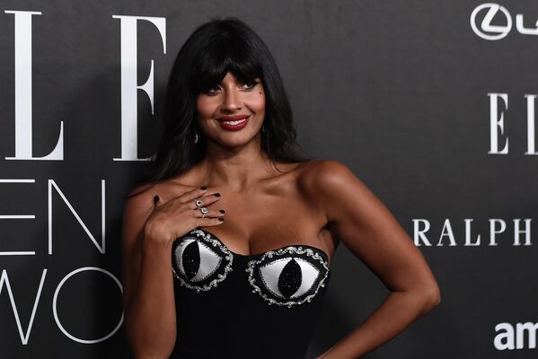 Nữ diễn viên người Anh Jameela Jamil tại Lễ kỷ niệm ELLE Women in Hollywood hàng năm lần thứ 29 ở Los Angeles, Mỹ. - Sputnik Việt Nam