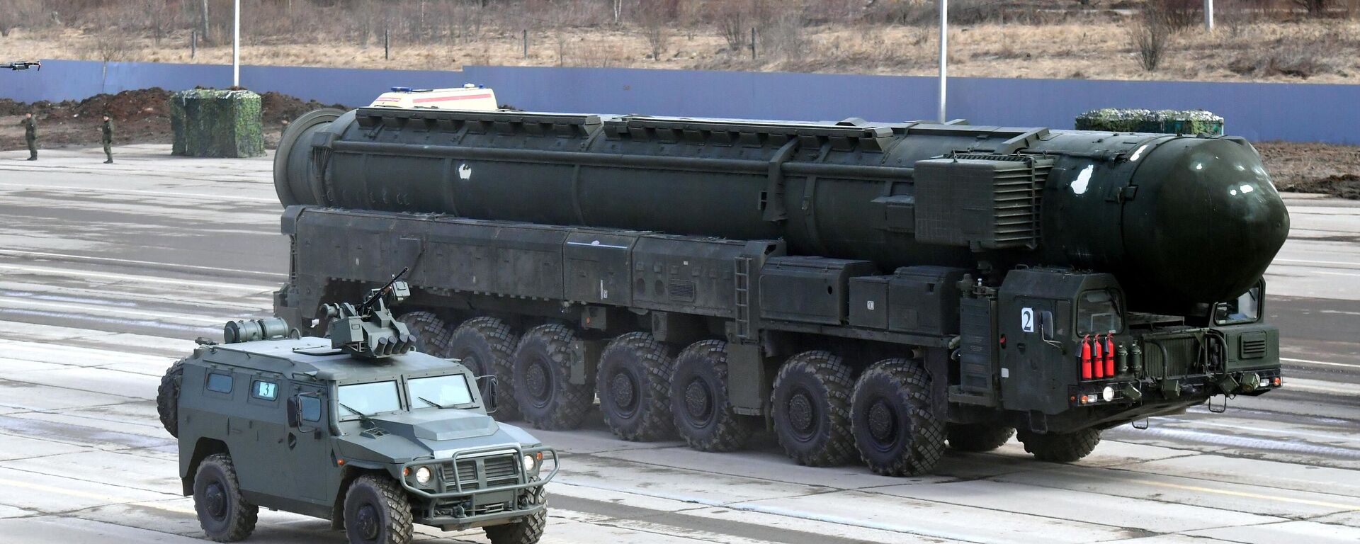 Hệ thống tên lửa chống tăng Kornet-D1 và bệ phóng tự động PGRK Yars trong buổi diễn tập Lễ duyệt binh Chiến thắng tại bãi tập quân sự Alabino - Sputnik Việt Nam, 1920, 04.10.2025