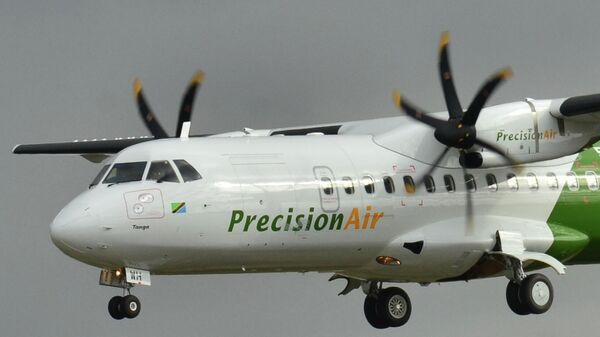 Máy bay Precision Air trong chuyến bay - Sputnik Việt Nam