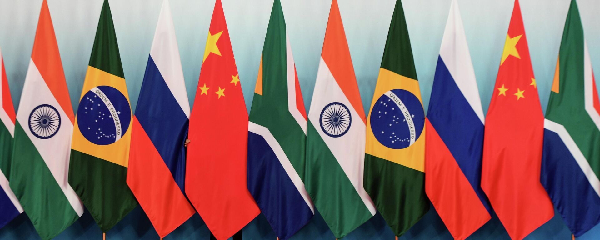 Cờ của các nước tham gia Cuộc họp của các nhà lãnh đạo BRICS - Sputnik Việt Nam, 1920, 29.07.2023