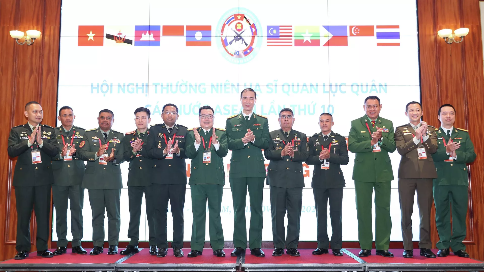 Hội nghị Hạ sĩ quan Lục quân các nước ASEAN lần thứ 10 (ASMAM - 10) diễn ra sáng 9/11/2022 tại Hà Nội Hội nghị Hạ sĩ quan Lục quân các nước ASEAN lần thứ 10 (ASMAM - 10) diễn ra sáng 9/11/2022 tại Hà Nội - Sputnik Việt Nam, 1920, 09.11.2022